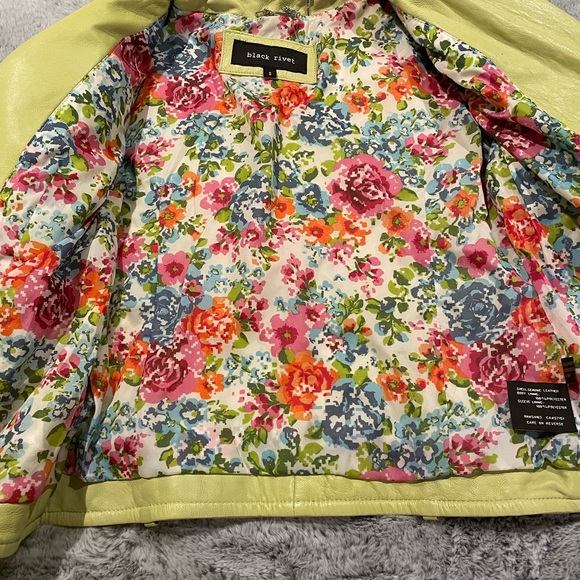Lime green 100% leather jacket by black river. Size small. Gently worn like new - Picture 2 of 3